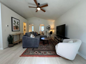 Charming 2-bedroom house in Saugatuck with AC, WiFi, Pet Friendly